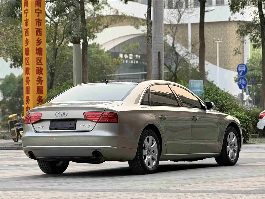 Audi A8 2013 A8L 45 TFSI quattro Comfort фото 4