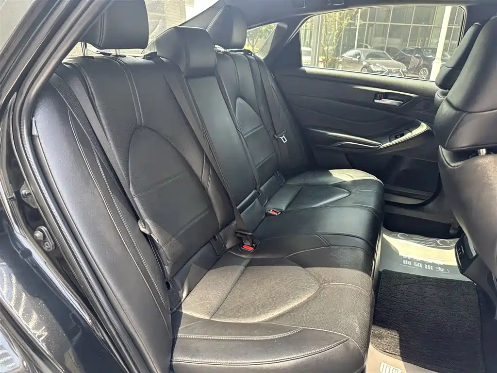 Toyota Avalon 2019 Hybrid 2.5L Luxury Edition China VI фото 14