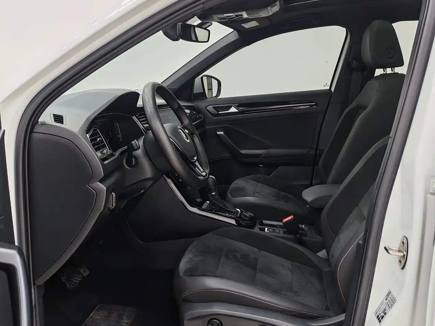 Volkswagen T-ROC 2021 280TSI DSG 4WD Luxury Connected фото 7