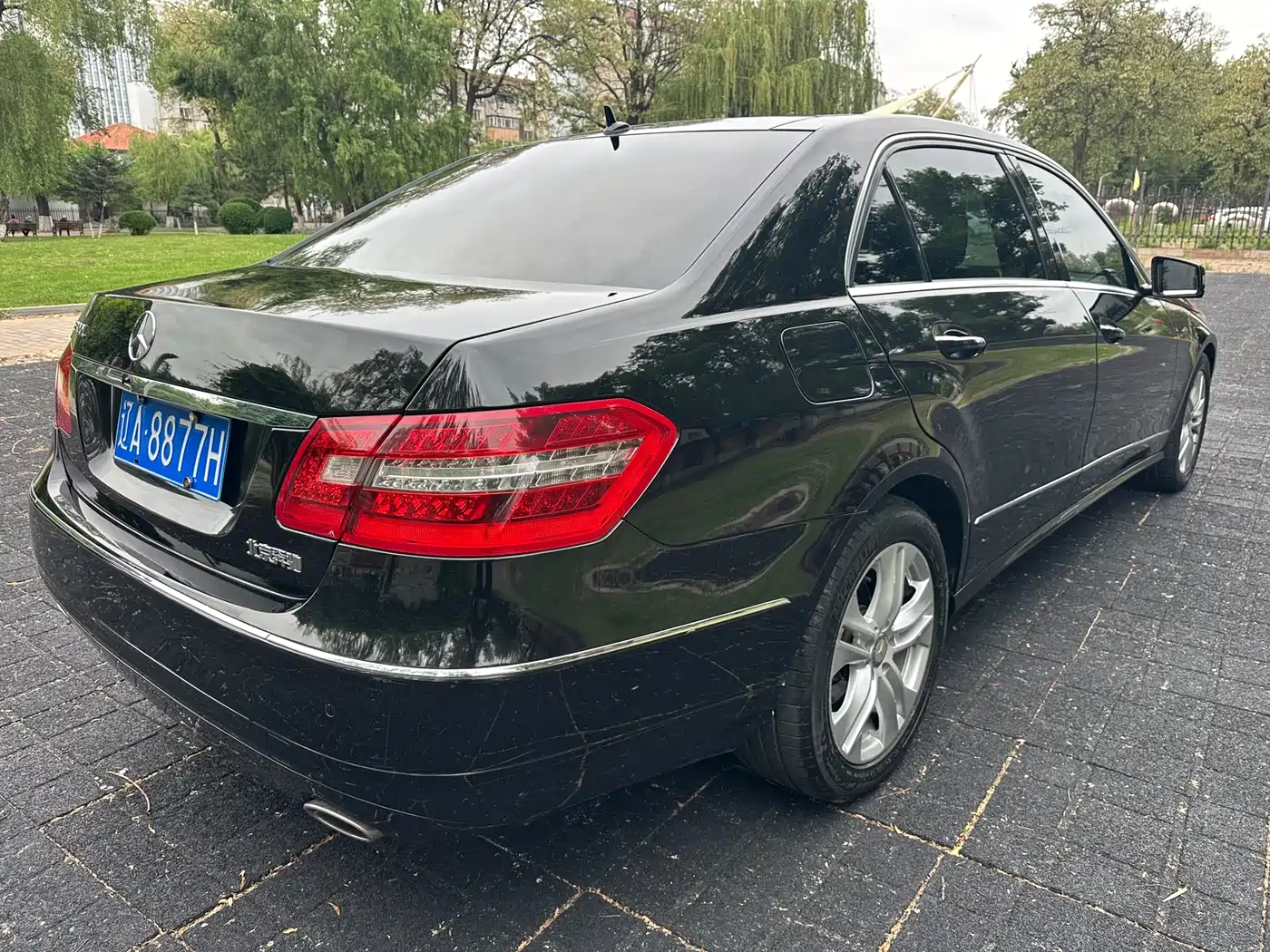 Mercedes-Benz E-Class 2012 E 300 L Fashion фото 5