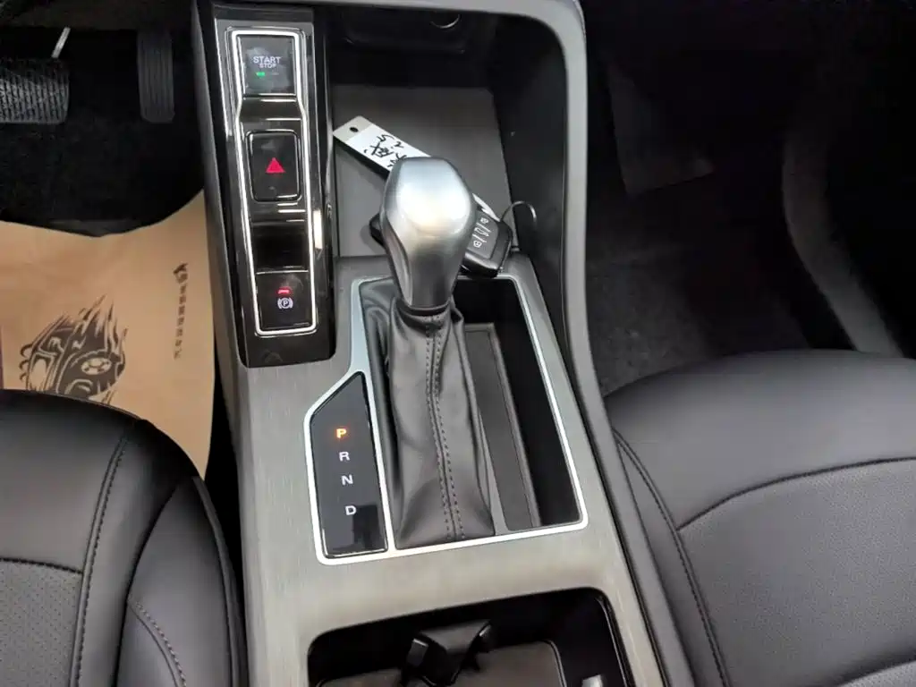 Roewe i5 2025 2023 1.5L CVT Luxury Edition
