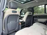 Photo 13 - Land Rover Defender