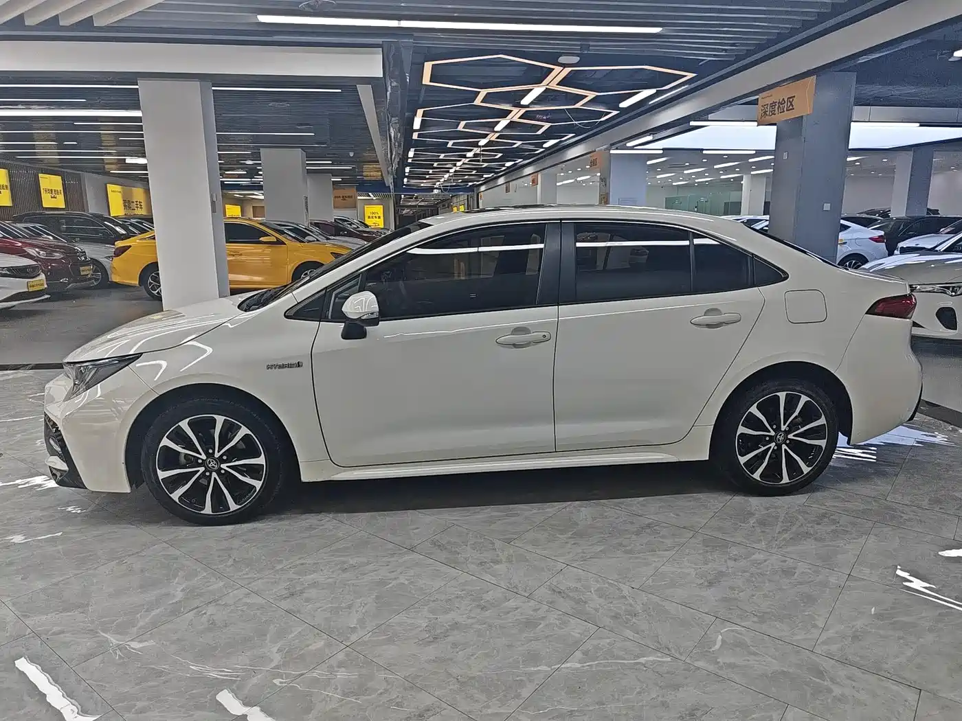 Toyota Levin 2022 Dual Engine 1.8H E-CVT Sport Edition фото 2