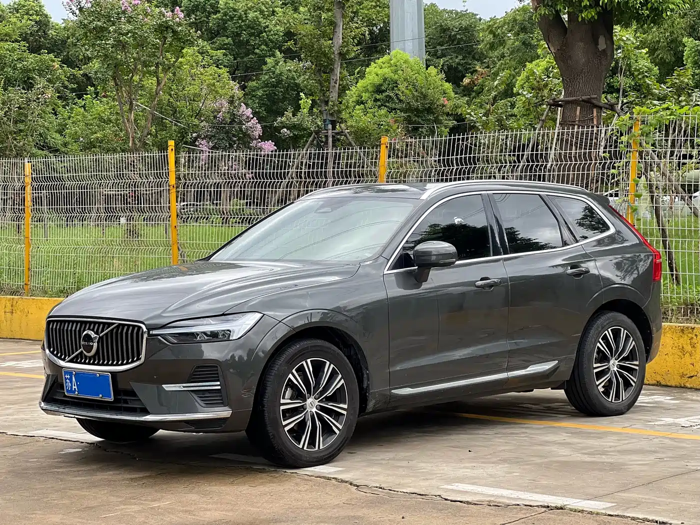 Photo 1 - Volvo XC60