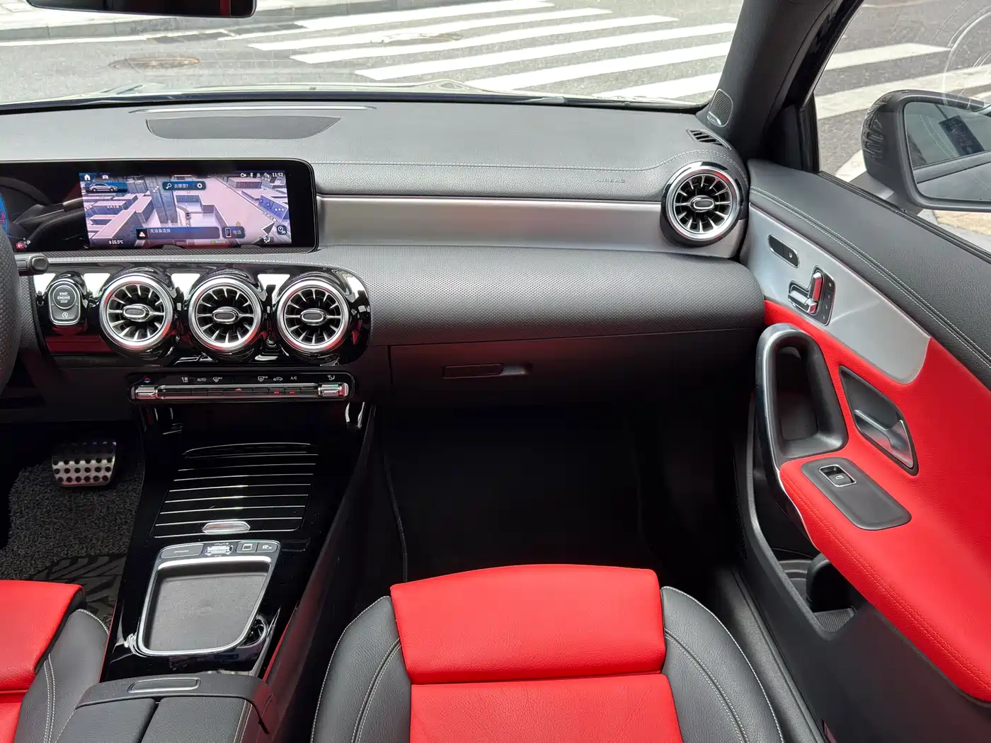 Mercedes-Benz A-Class AMG (Import) 2024 Facelift AMG A 35 4MATIC фото 14