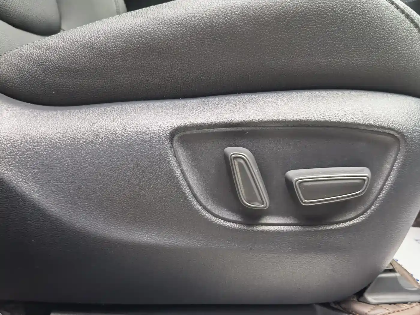 Toyota Sienna 2023 2.5L Hybrid Premium Edition фото 19