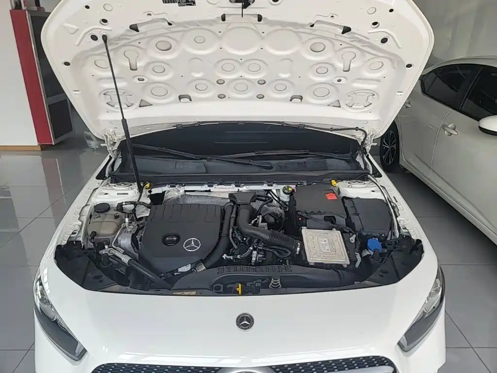MERCEDES-BENZ CLASS A