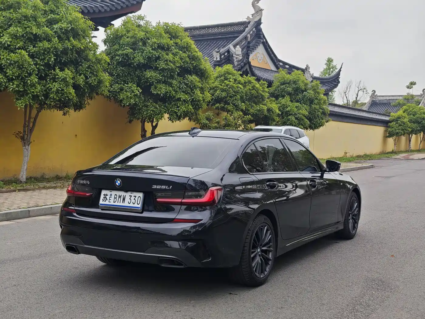 BMW 3 Series 2021 325Li M Sport Night Edition фото 14