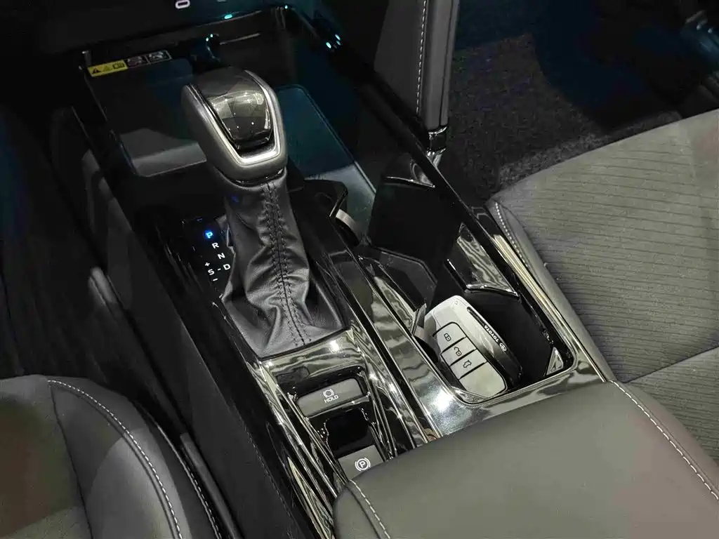Toyota Camry 2024 Model Dual Hybrid 2.0HXS Sport Plus Edition фото 12