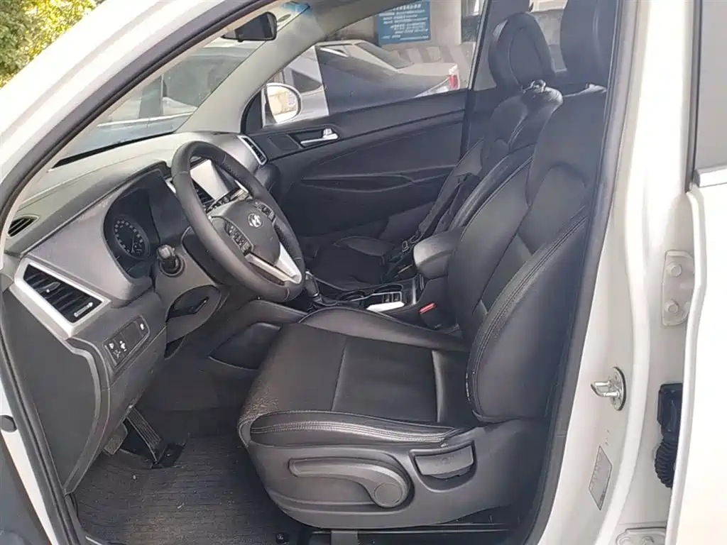 Hyundai Tucson 2015 1.6T Dual Clutch 2WD Smart фото 15