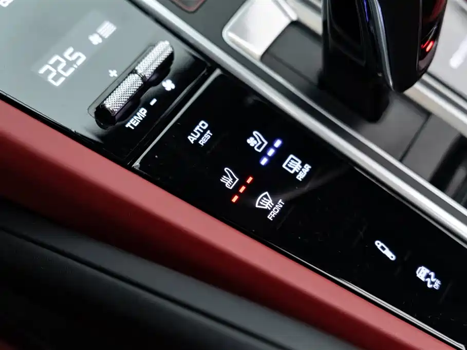 Porsche Cayenne New Energy 2023 Cayenne E-Hybrid 2.0T фото 28