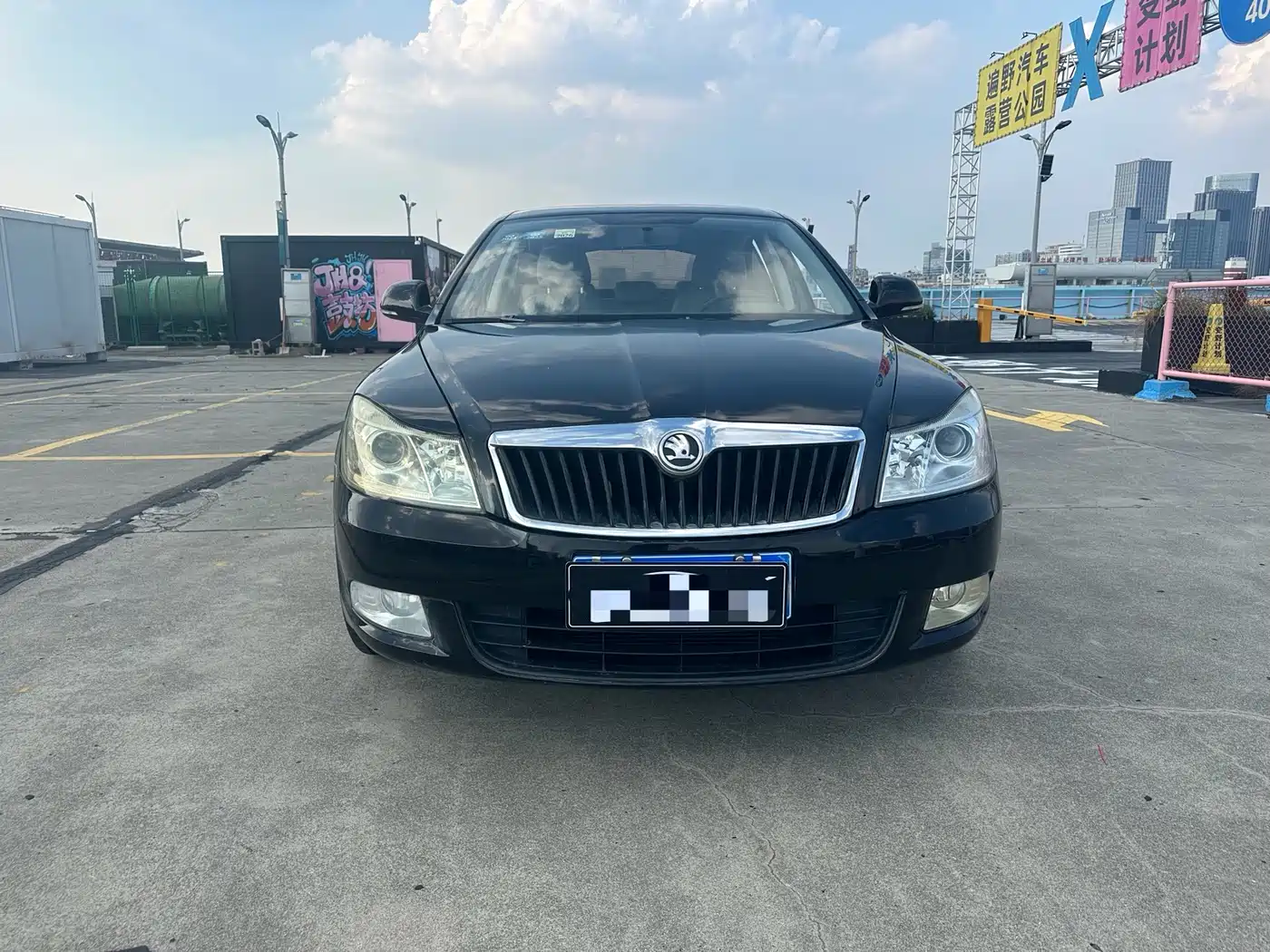 Škoda Octavia 2014 2.0L Auto Yijie Edition фото 2
