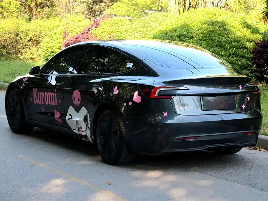 TESLA MODEL 3