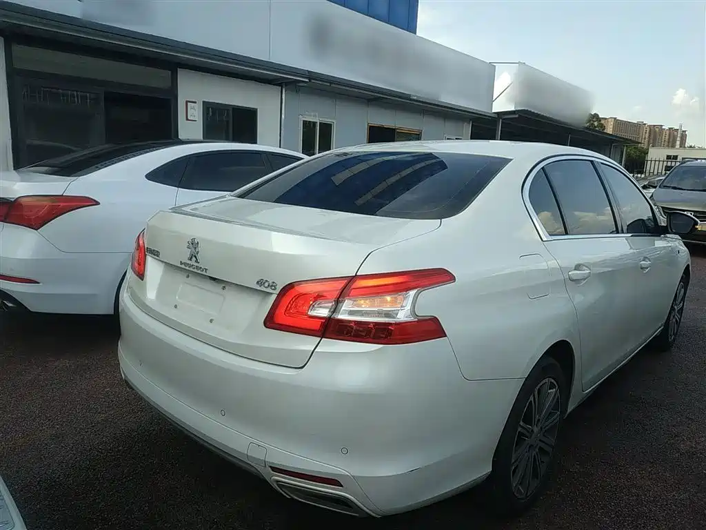 Peugeot 408 2016 1.6T Automatic Luxury Edition фото 7