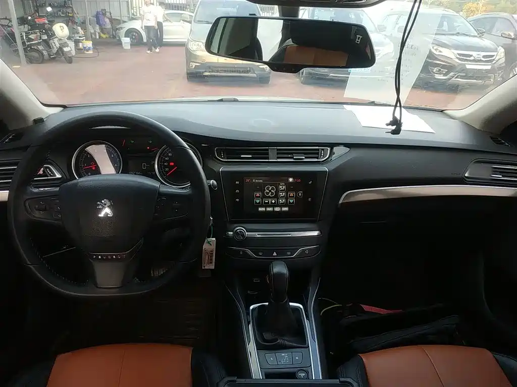 Peugeot 408 2016 1.6T Automatic Luxury Edition фото 10