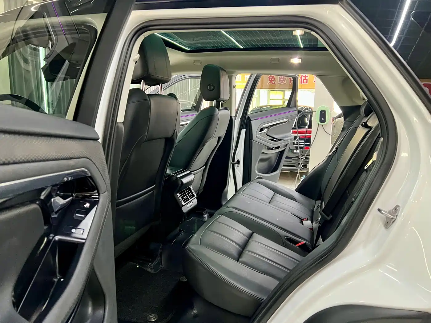 Land Rover Range Rover Evoque 2020 249PS R-DYNAMIC S Sport Edition фото 13