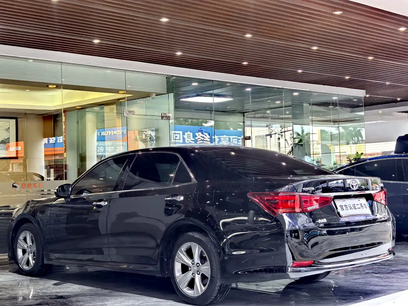 Toyota Crown 2015 2.0T Fashion фото 16