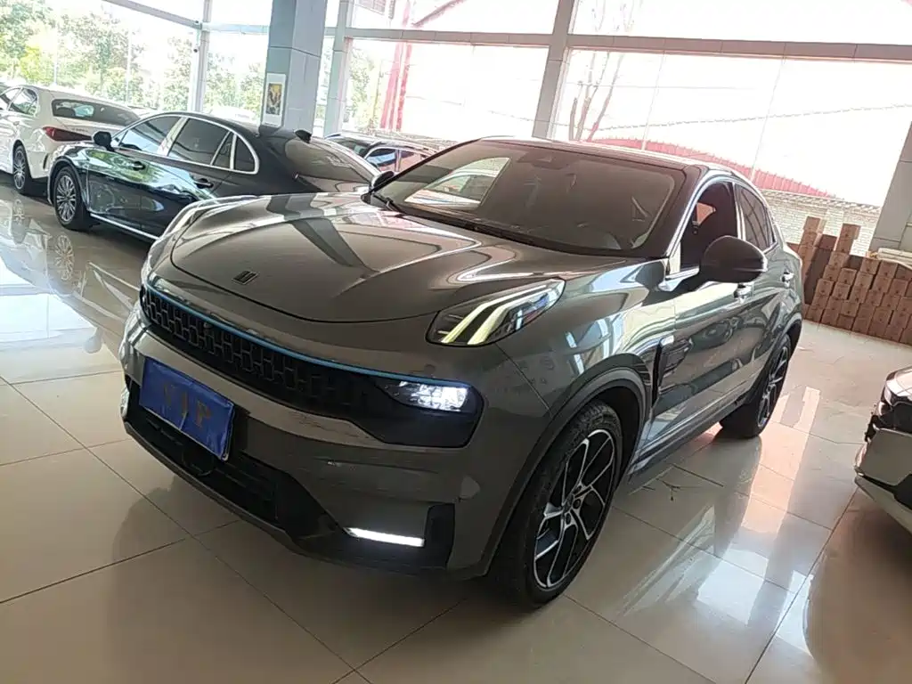 Lynk & Co 05 2022 2.0TD 2WD Shine Halo