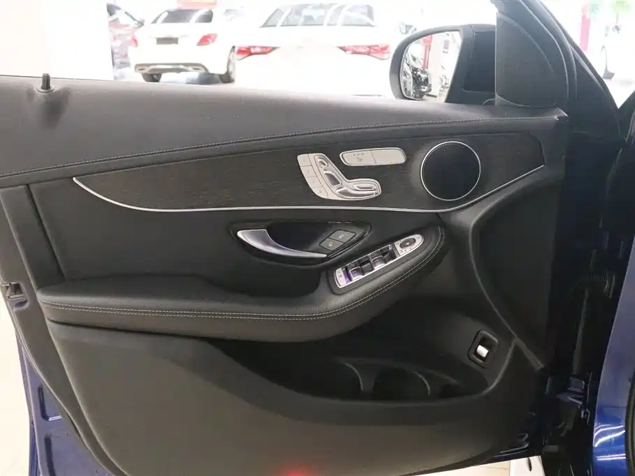 Mercedes-Benz GLC Coupe 2020 GLC 300 4MATIC Coupe SUV фото 12