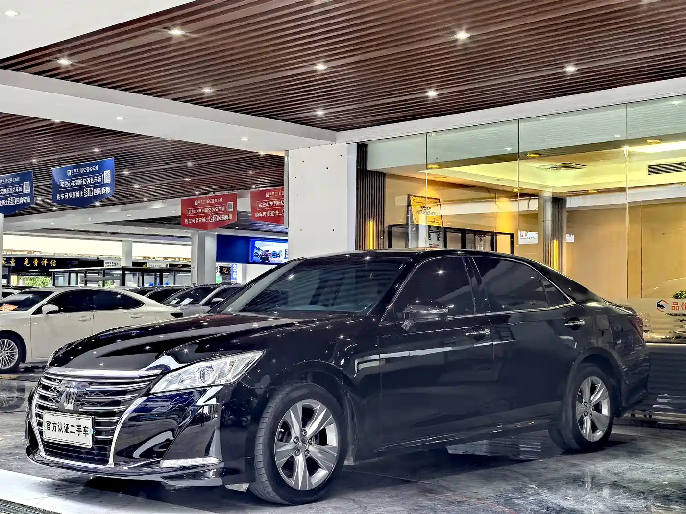 Toyota Crown 2015 2.0T Fashion