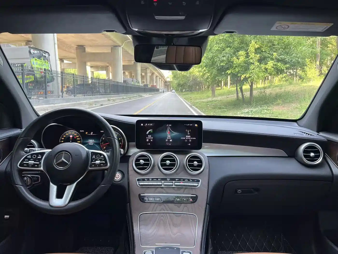 Mercedes-Benz GLC 2020 Facelift GLC 300 L 4MATIC Dynamic фото 11