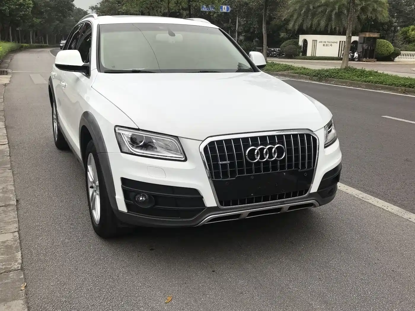 Audi Q5 2017 Plus 40 TFSI Technology фото 2