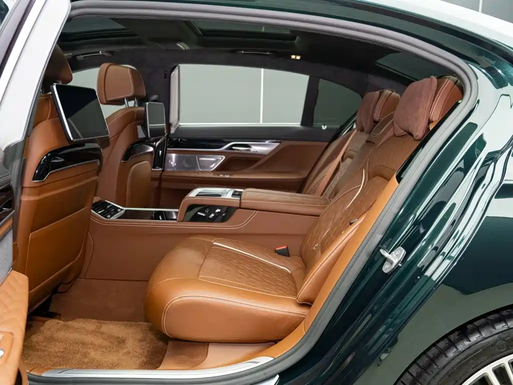 Фото 11 - BMW 7 Series