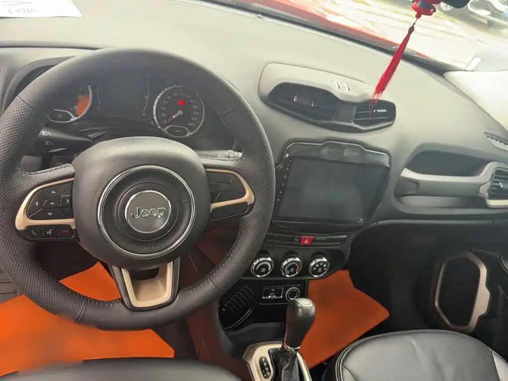 Photo 19 - Jeep Renegade