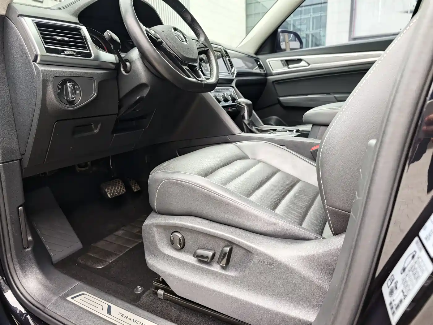 Volkswagen Teramont 2019 330TSI 2WD Luxury China VI фото 24