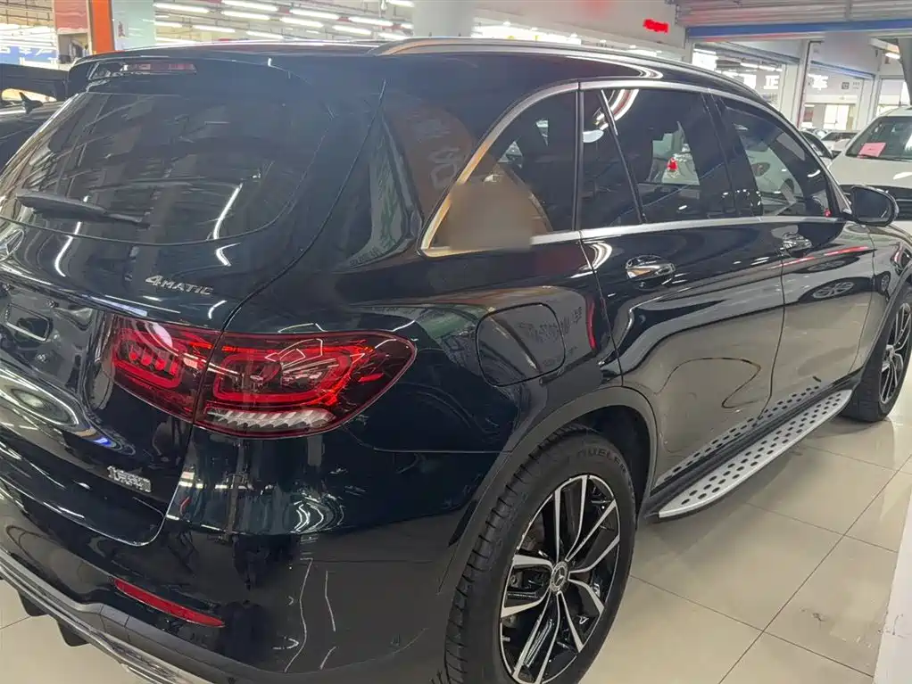 MERCEDES-BENZ GLC