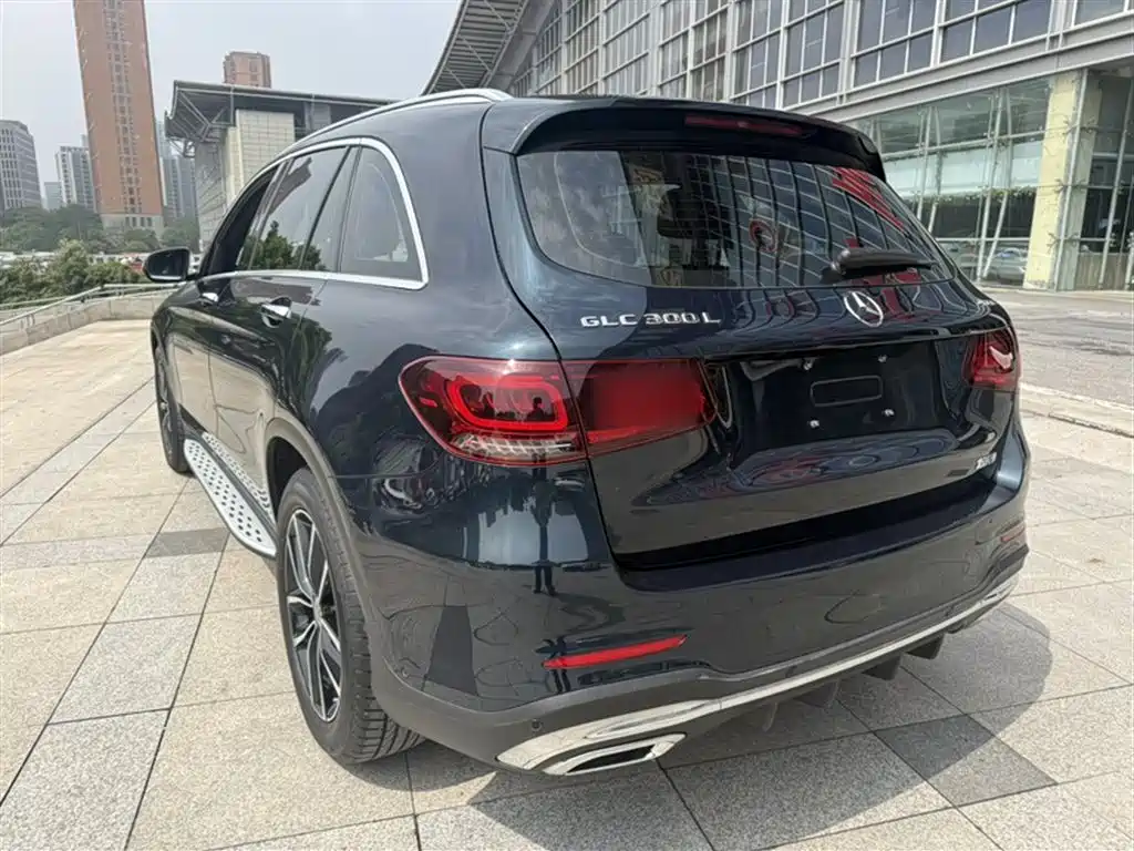 MERCEDES-BENZ GLC