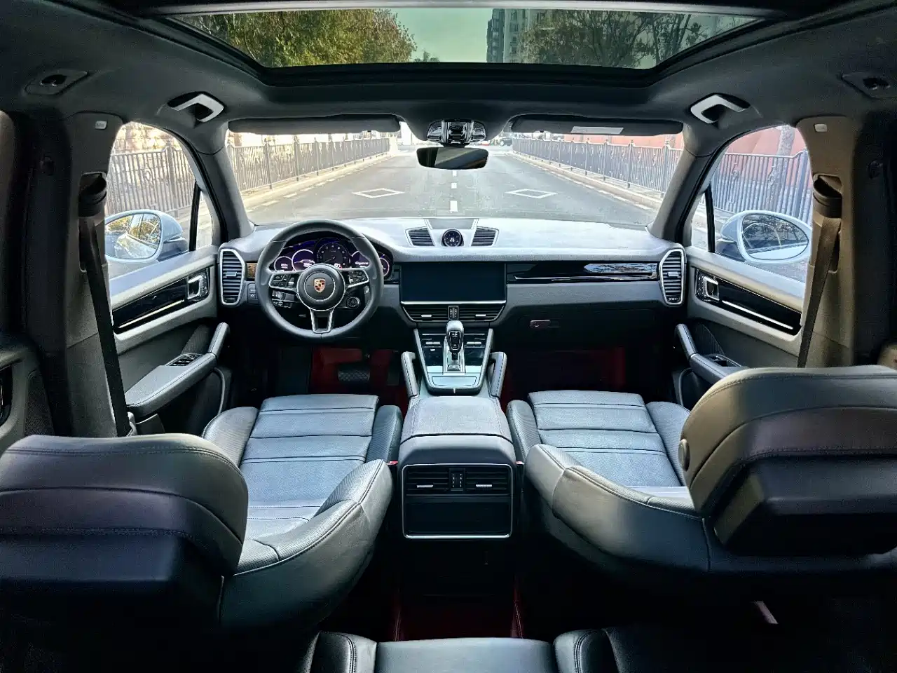 Porsche Cayenne New Energy 2023 Cayenne E-Hybrid 2.0T Platinum Edition фото 5