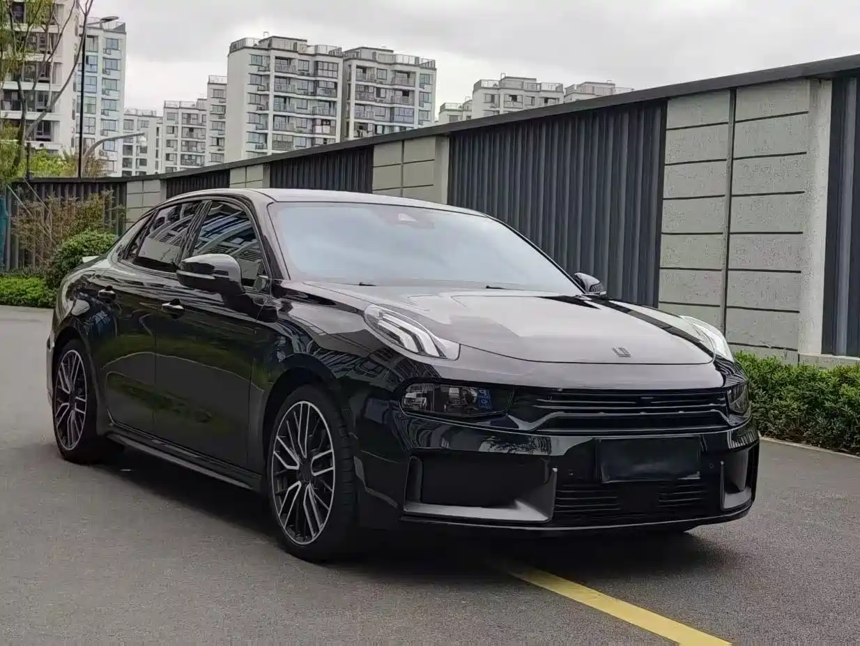 Lynk & Co 03 2022 03+ 2.0TD Auto Wind Rider Edition фото 3