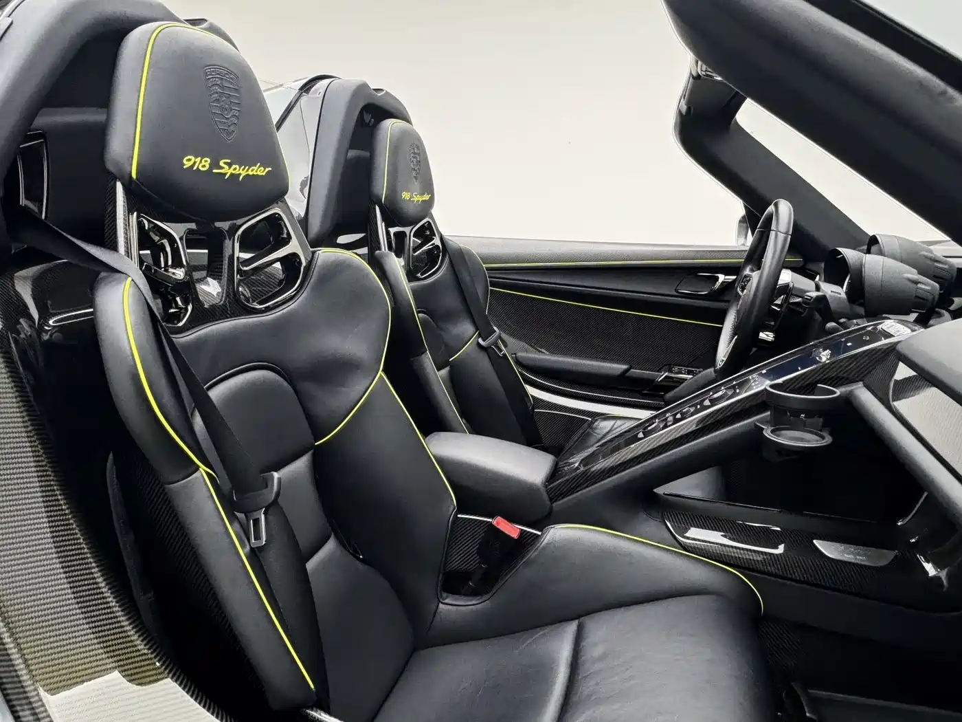 Porsche 918 Spyder 2015 2014 4.6L