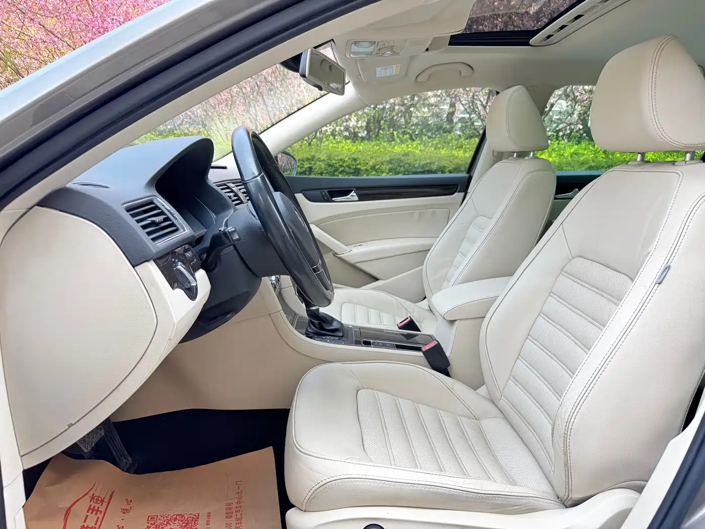 Volkswagen Passat 2014 1.8TSI DSG Executive Edition фото 9