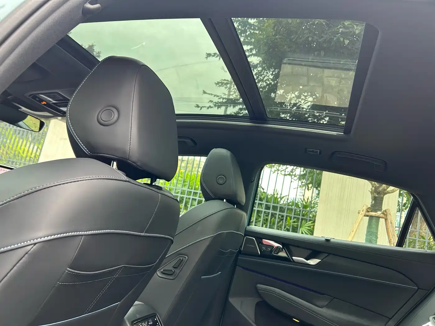 Volkswagen Passat 2025 Model Pro 380TSI Starlight Dragon Premium Edition фото 30