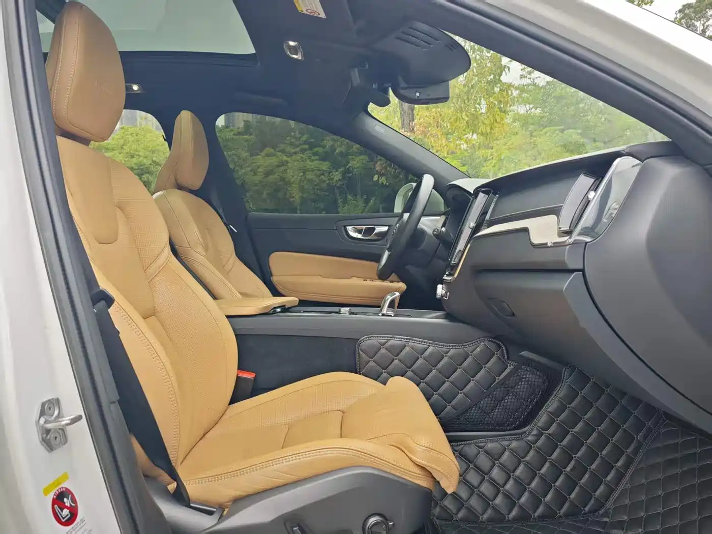 VOLVO XC60 PLUG IN HYBRID