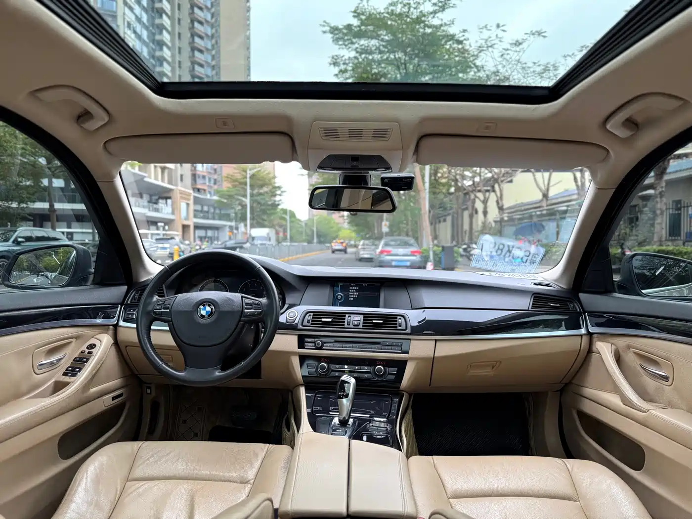 BMW 5 Series 2011 520Li Elegance фото 8