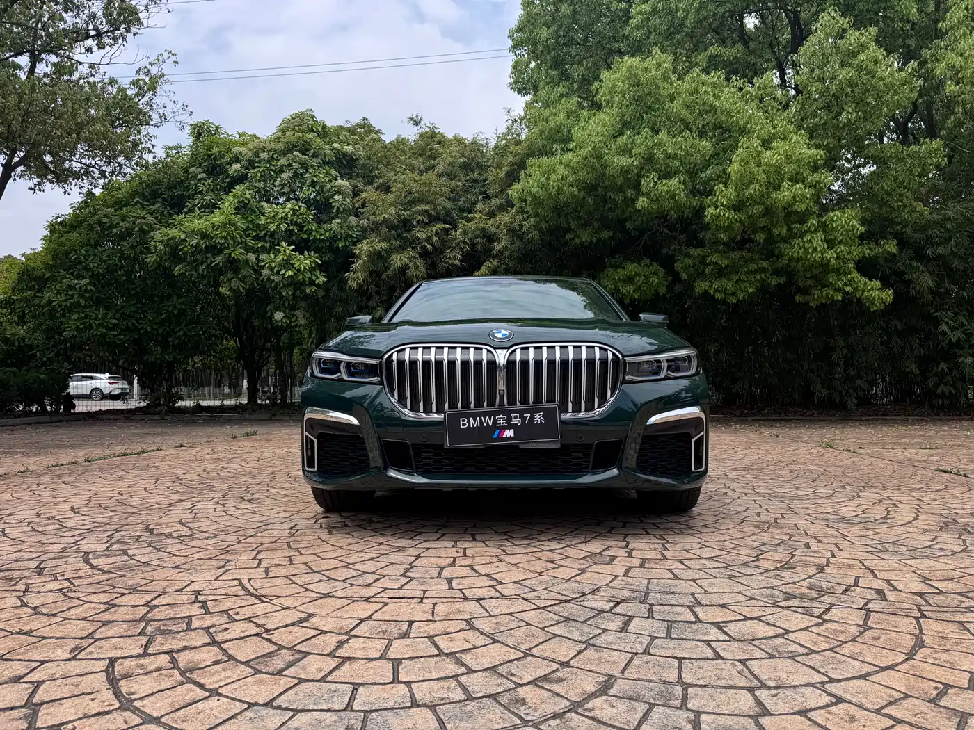 BMW 7 Series 2019 740Li Premium Luxury Package фото 2
