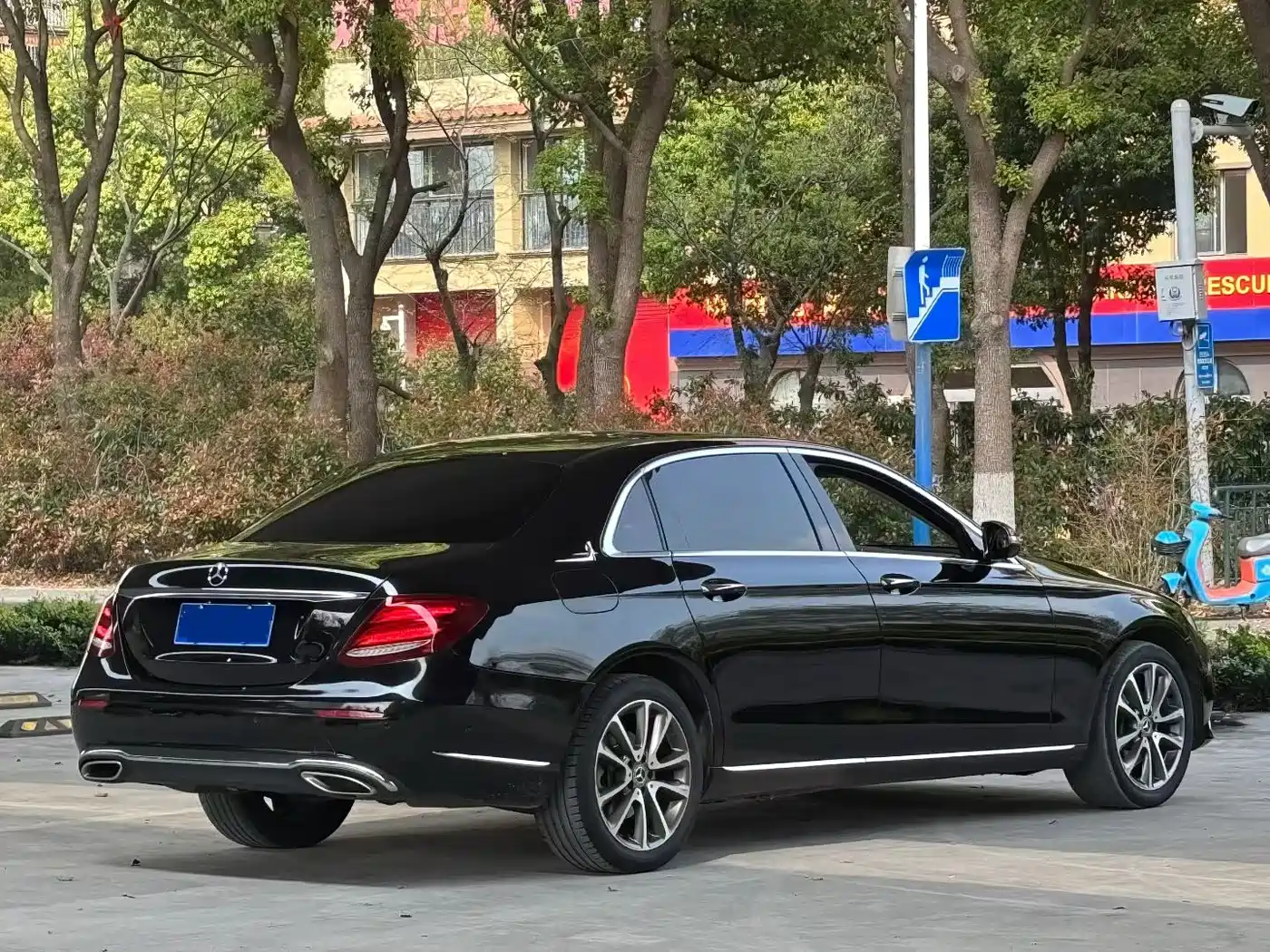 Mercedes-Benz E-Class 2019 E 200 L фото 9