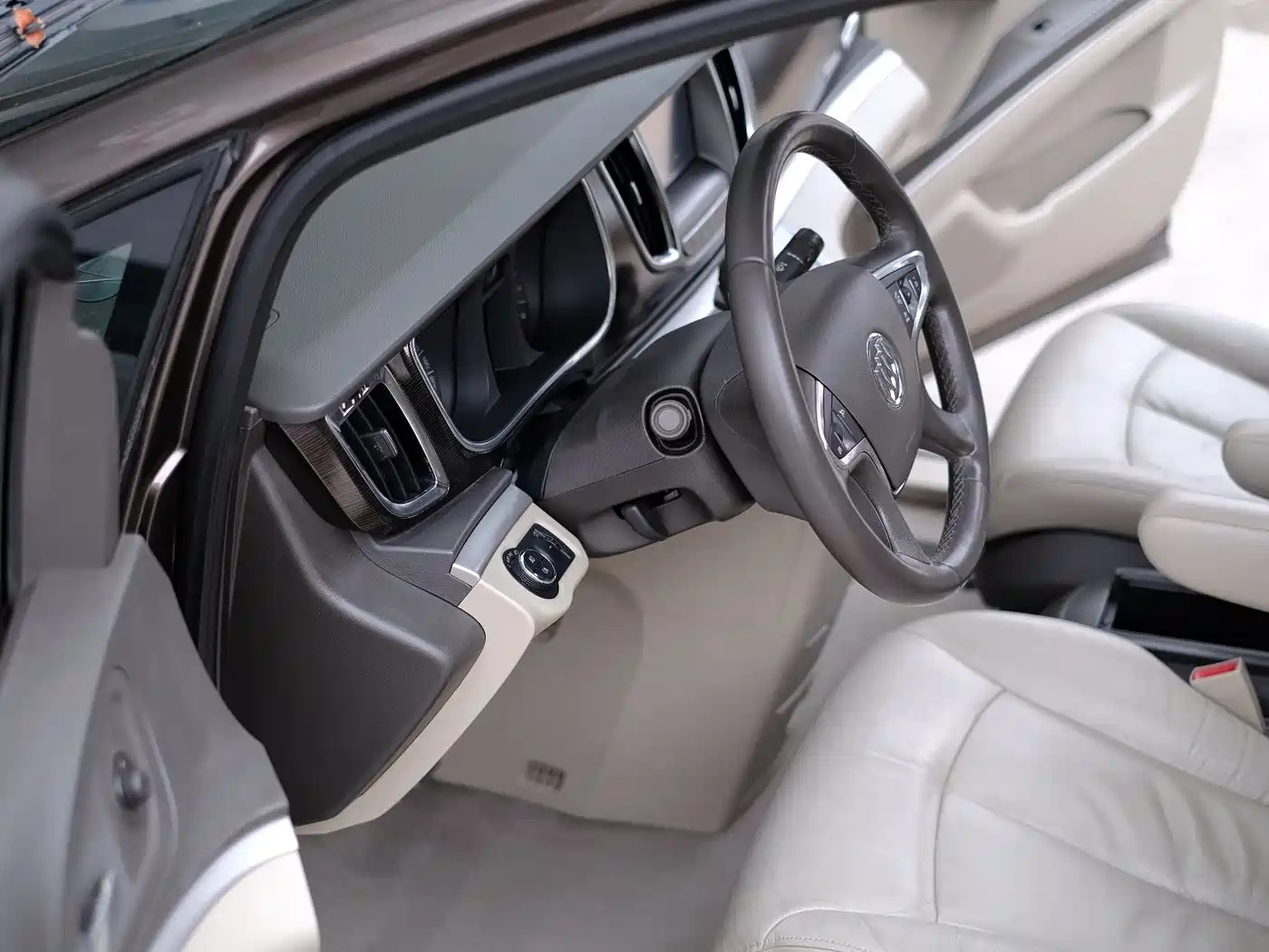 Buick GL8 2013 2.4L LT Luxury Business Executive Edition фото 24