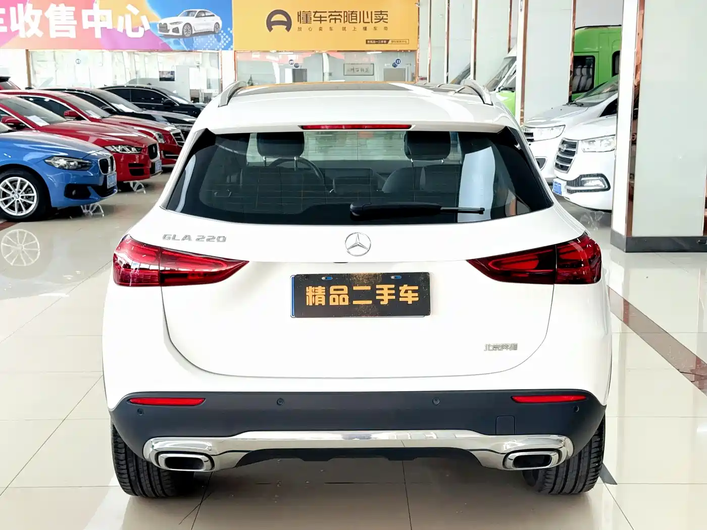 MERCEDES-BENZ GLA