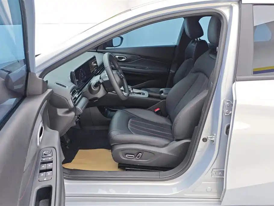 GAC Trumpchi Trumpchi Emkoo 2023 Shadow Leopard H High-Efficiency Hybrid фото 9
