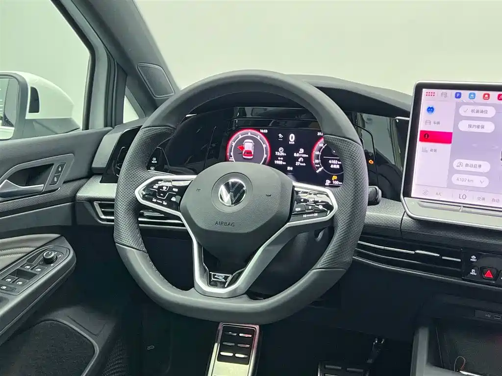 Volkswagen Golf 2025 300TSI R-Line фото 19
