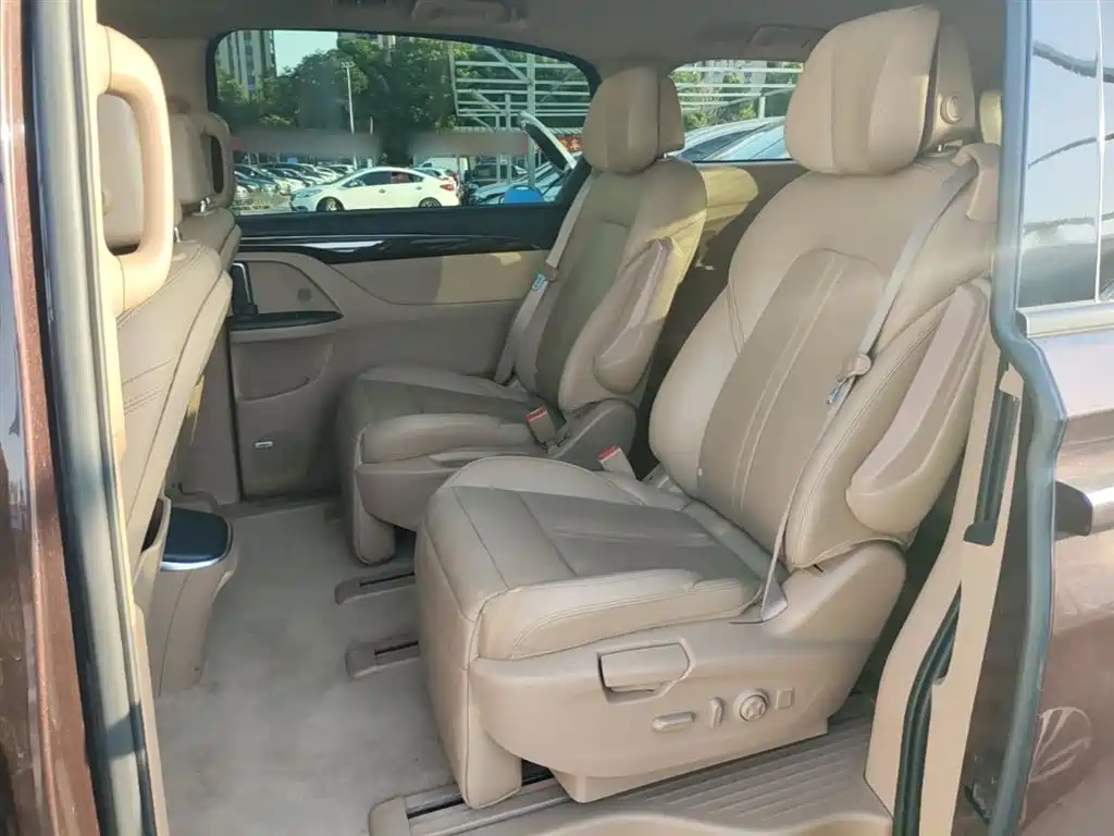 Buick GL8 2017 ES 28T Flagship China V фото 17