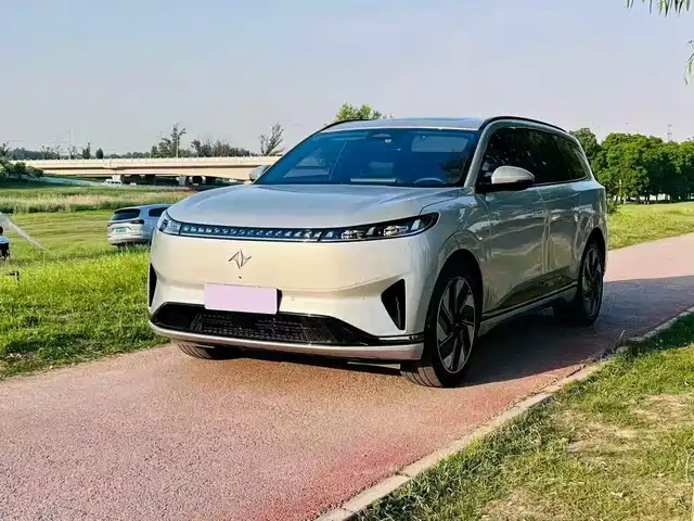 Dongfeng Yipai eπ008 2024 636Max Pure Electric 6-Seater