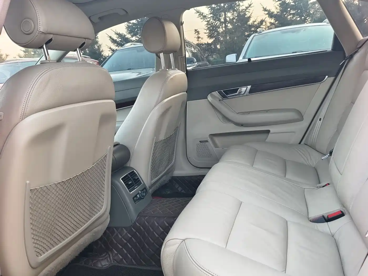 Photo 6 - Audi A6L