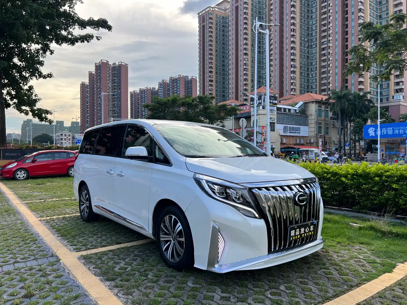 GAC Trumpchi Trumpchi M8 2018 320T Premium Edition