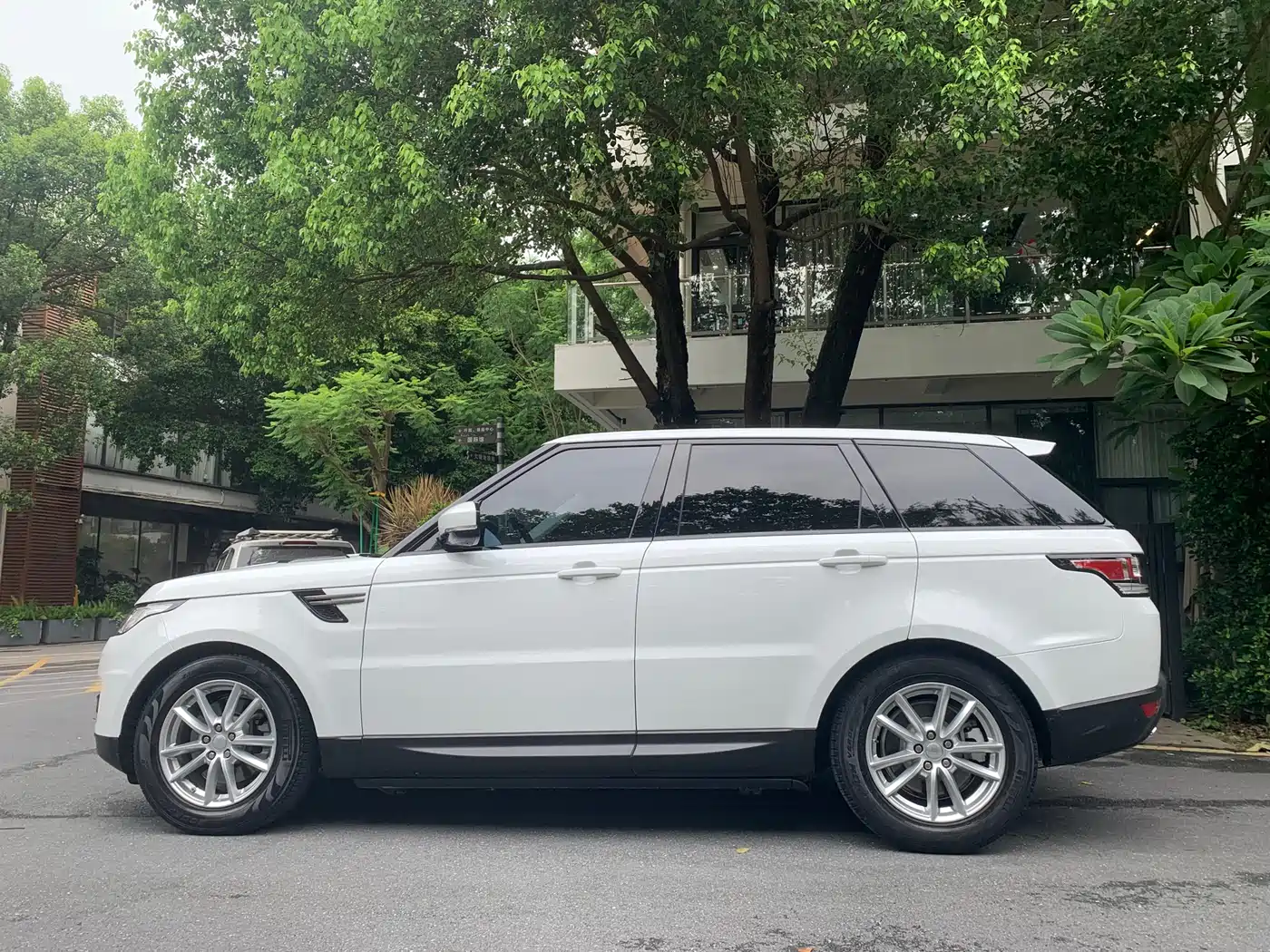 Фото 3 - Land Rover Range Rover Sport