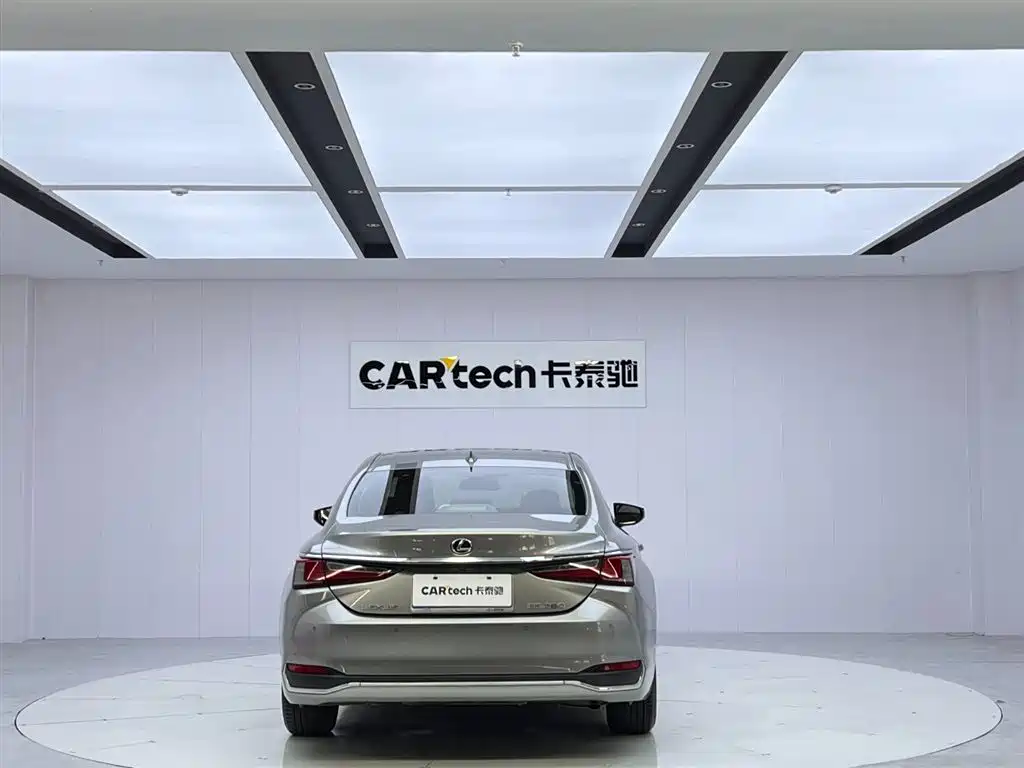 Lexus ES 2021 200 Excellence Edition фото 4